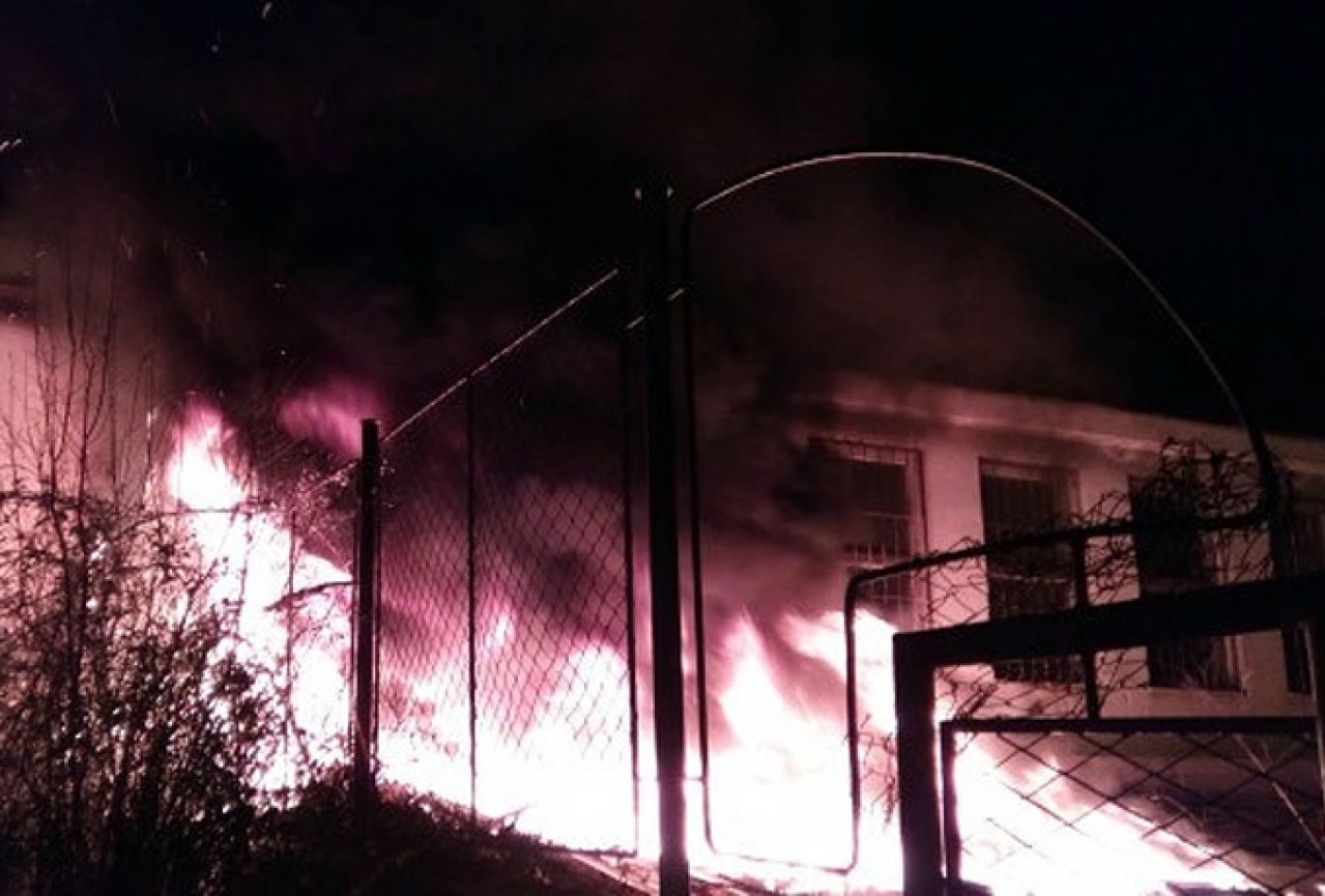 VIDEO | Raketa s Poljuda zapalila školu u Splitu