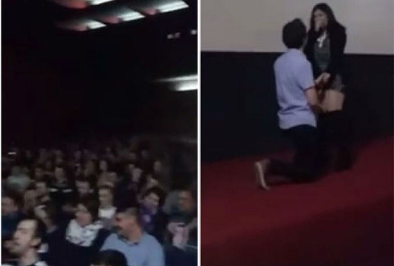 Zaprosio djevojku u  prepunoj dvorani tuzlanskog kina, pogledajte reakciju