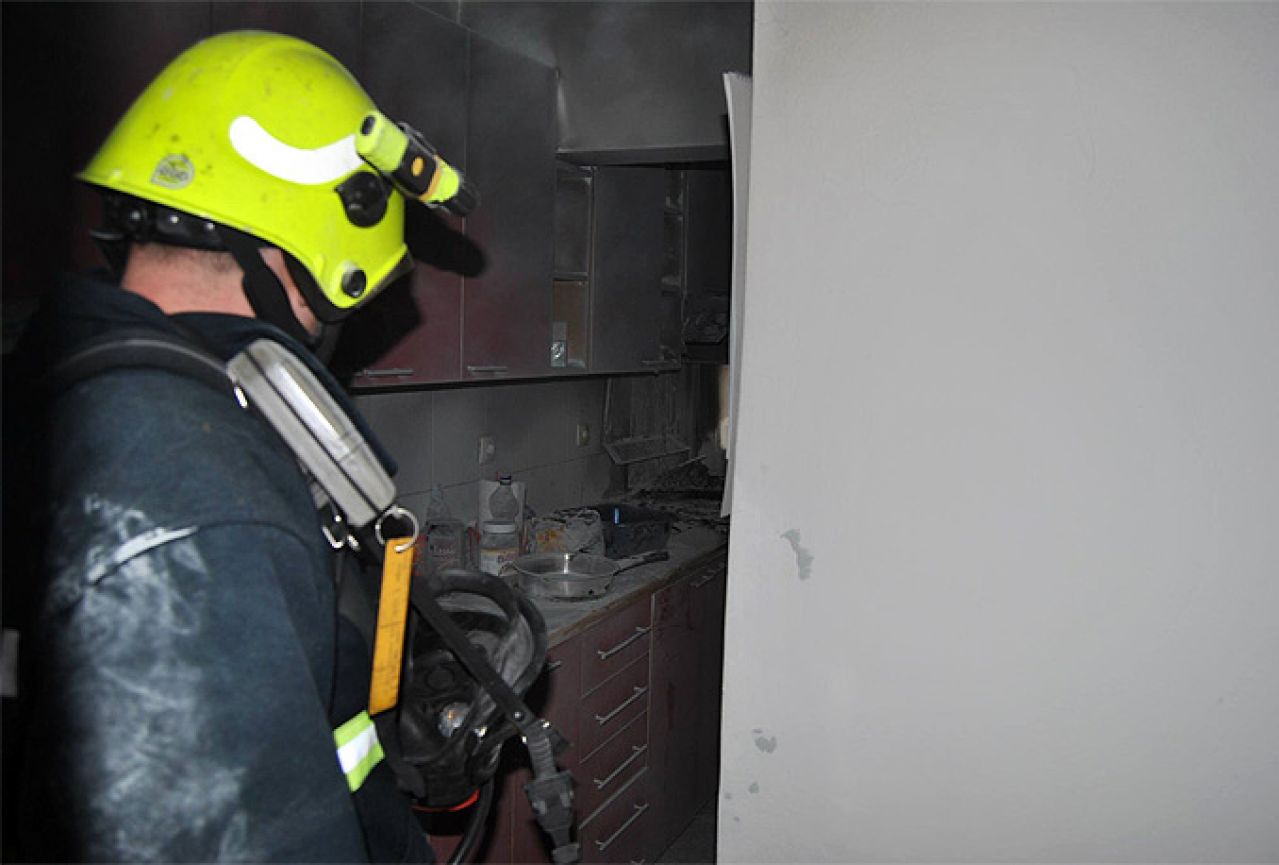Mostar: Požar u stanu ugašen brzom intervencijom vatrogasaca