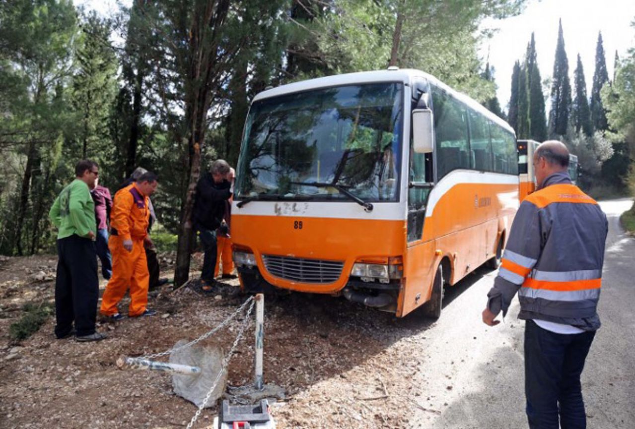 Dubrovnik: Ukraden neispravan autobus, pa dodatno uništen