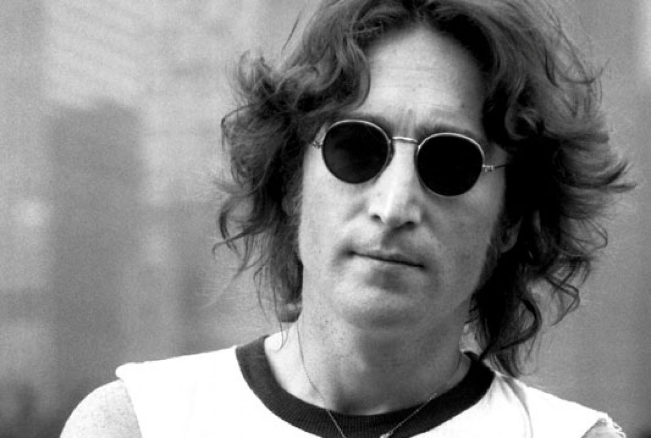 Lennonov pramen kose prodan na aukciji za 35.000 dolara