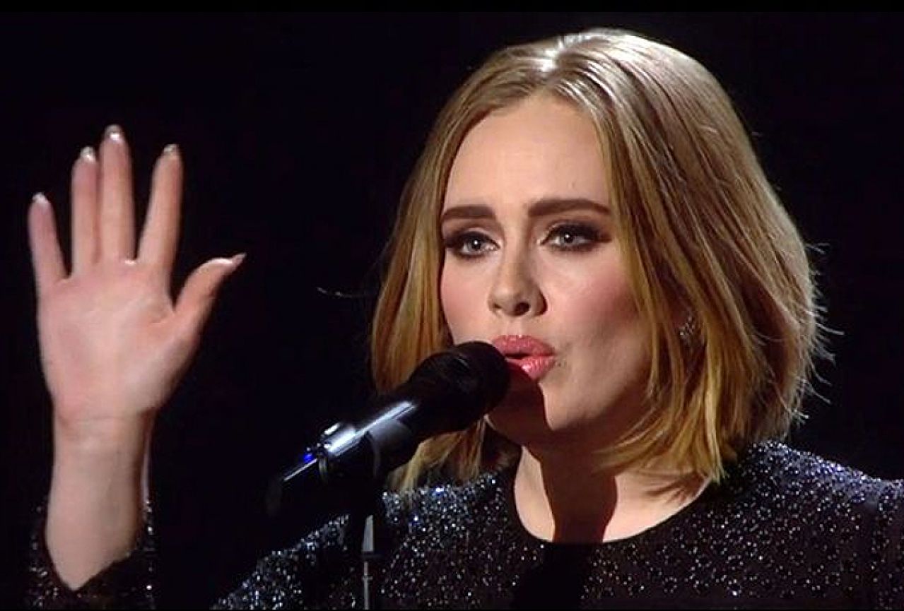 Adele razgrabila Brit Awards