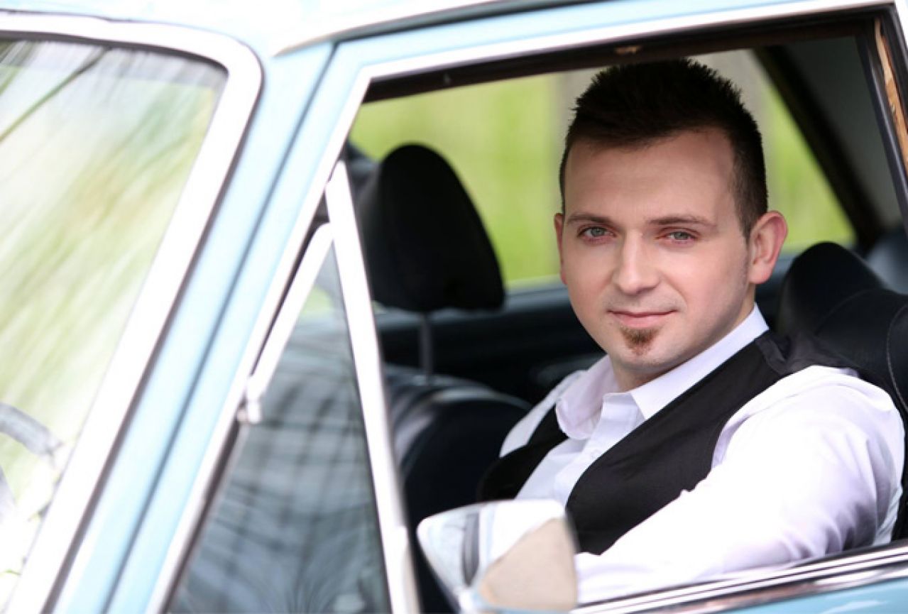 Mostarski glazbenik Dario Šunjić predstavio novi singl 'U tvojim očima'