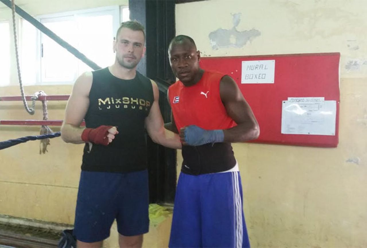 Silvijo Mikulić boksa i trenira na Kubi