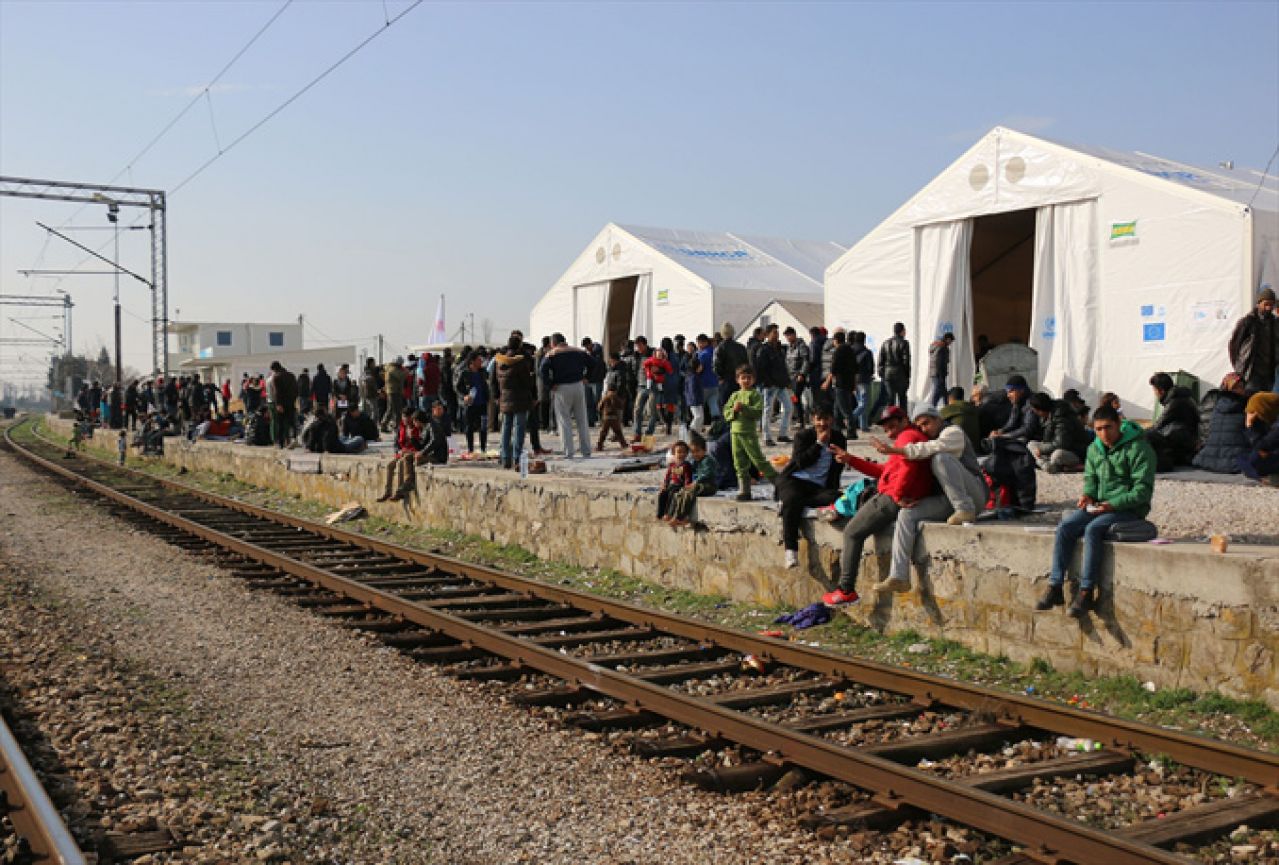 Migranti blokirali prugu na grčko-makedonskoj granici 