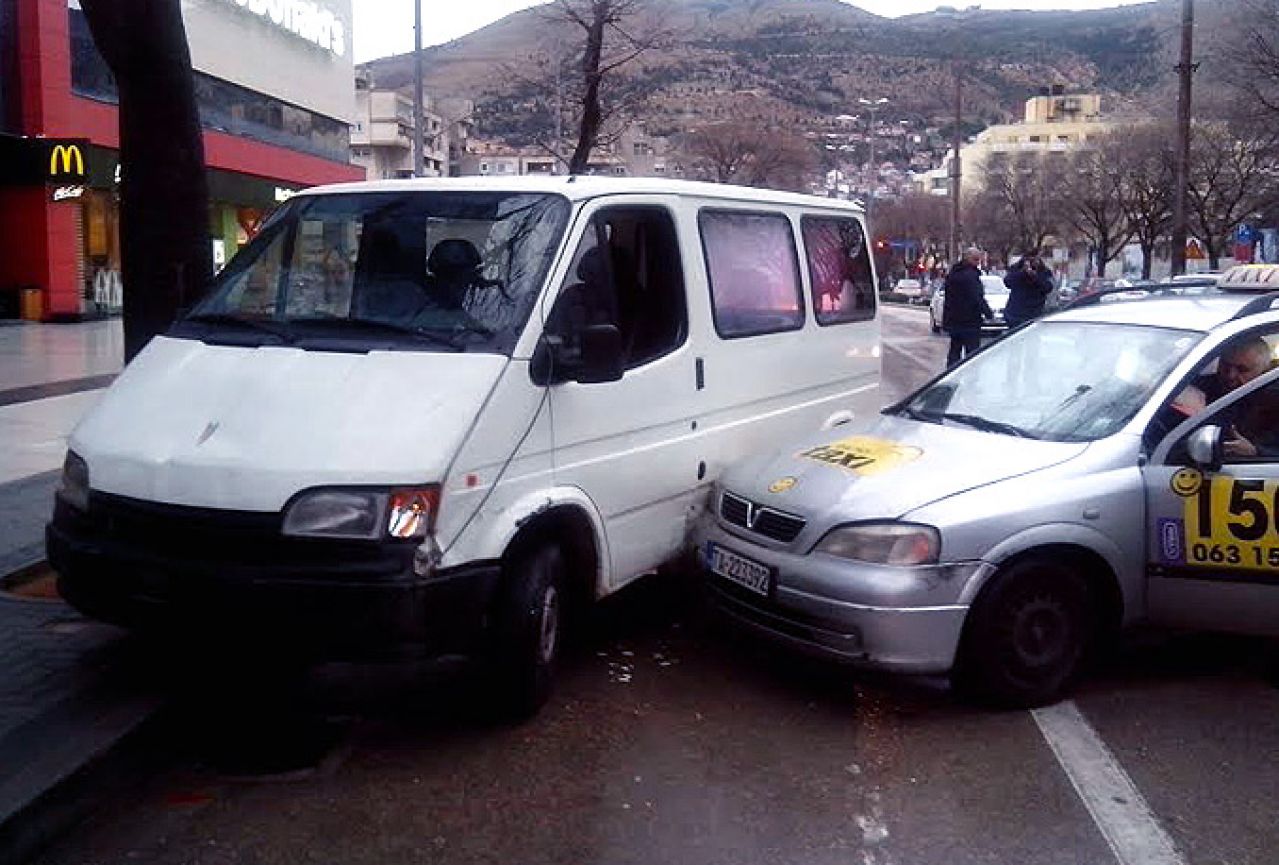 Mostar: Sudar tri vozila, nema ozlijeđenih