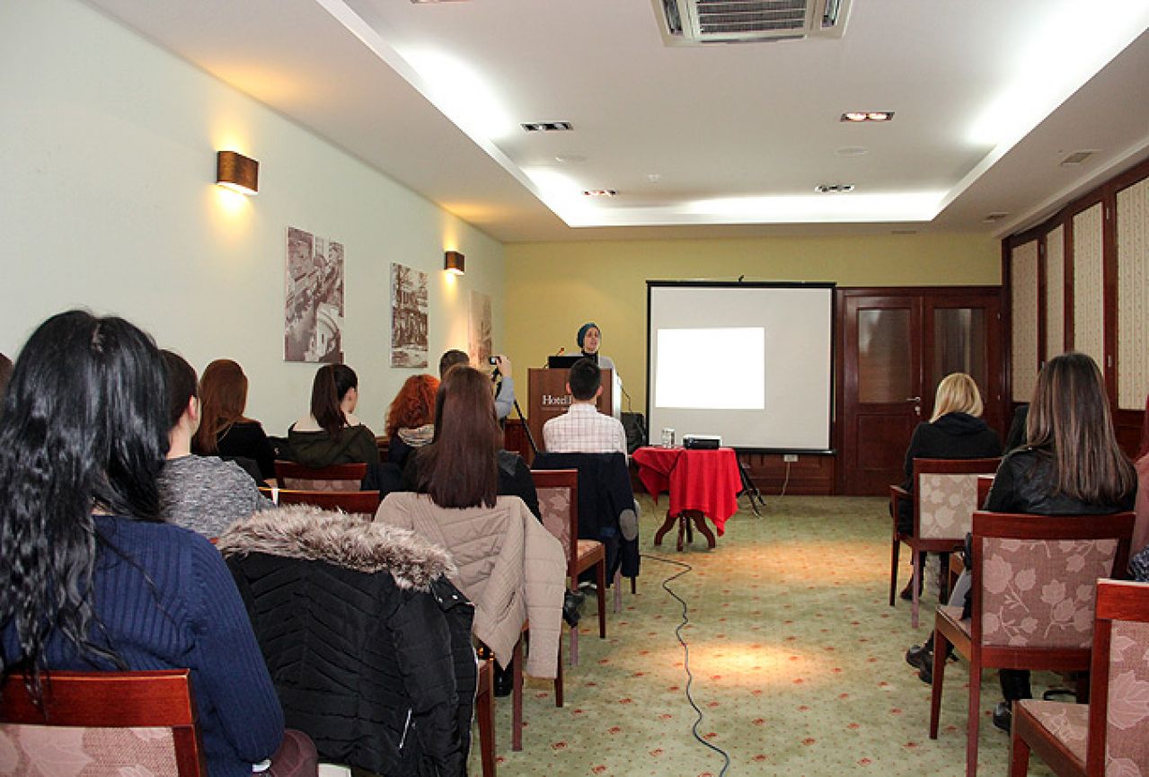 Mostar: Studenti na predavanju o feminizmu