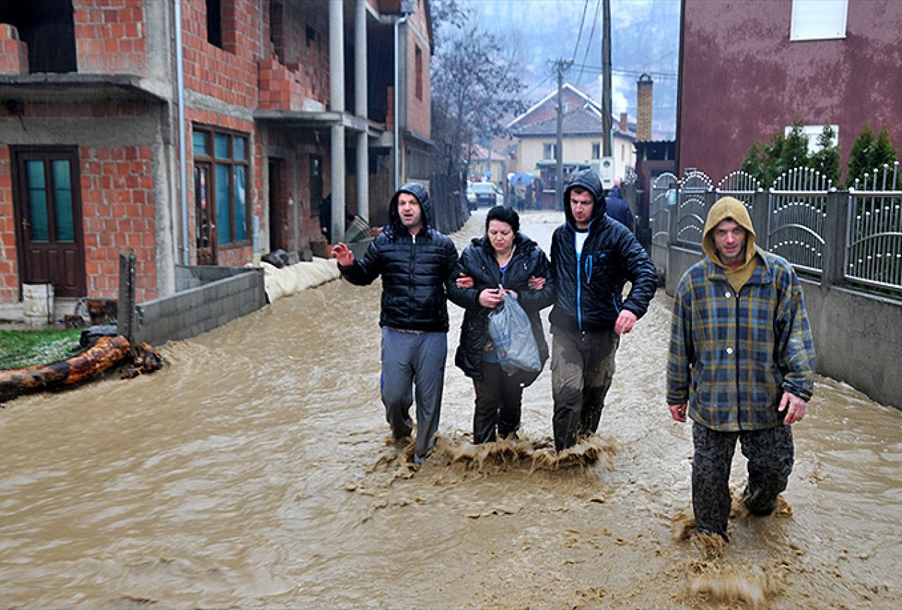 Izvanredno stanje u Srbiji zbog poplava: Izvršena evakuacija stanovništva