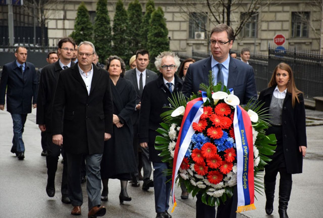 Članovi Vlade Srbije odali počast ubijenom premijeru Zoranu Đinđiću