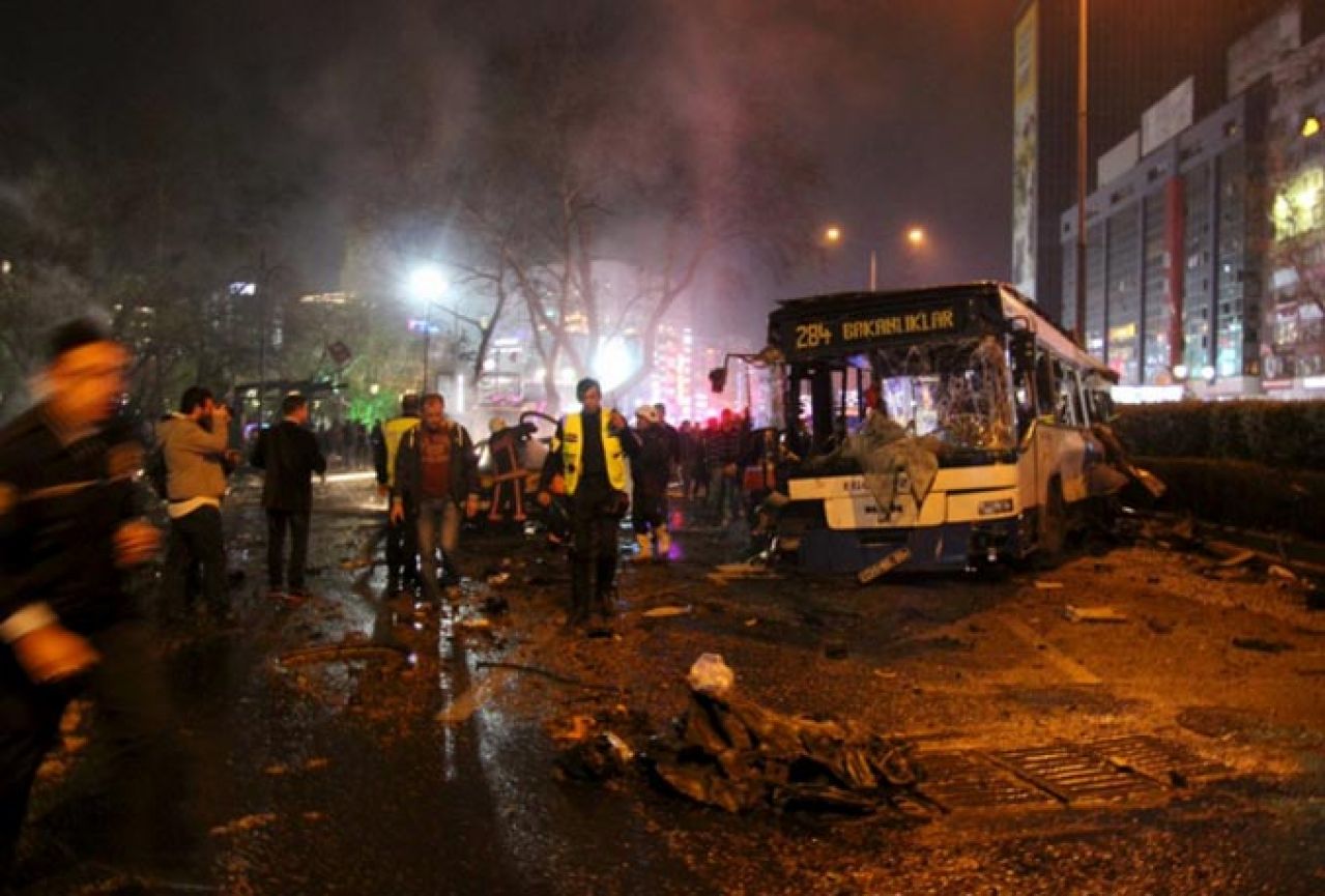 Broj mrtvih u Ankari raste, Turci napali Kurde