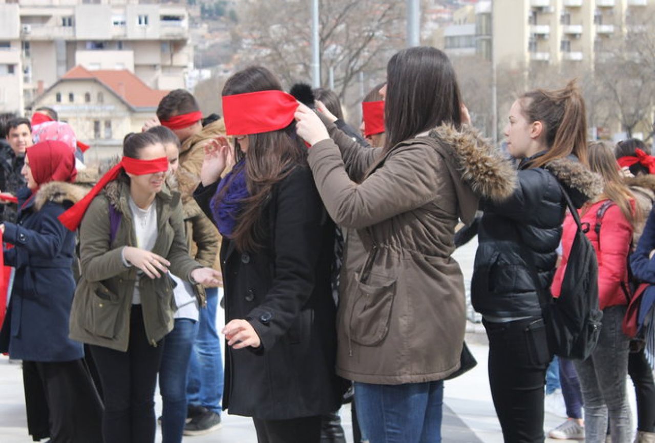 Mostar: Srednjoškolci pokazali da ‘Postoje drugi načini da se vidi’