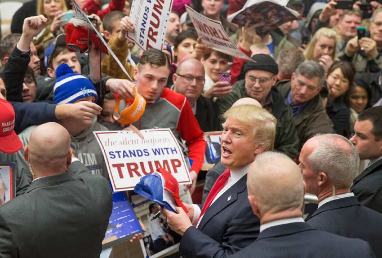 Policija istražuje je li Trump poticao pristalice na nasilje