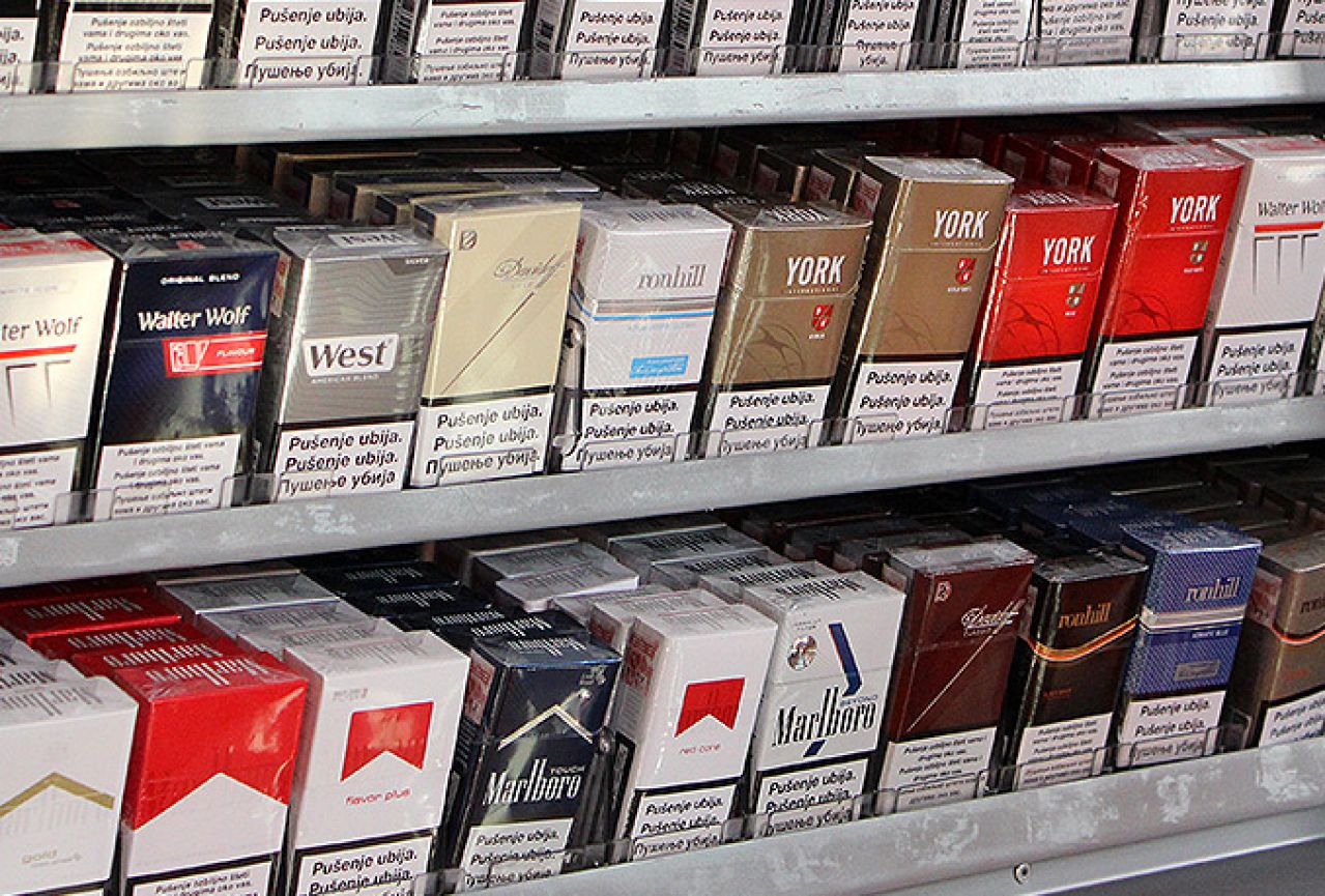 Mostar: Priveden jer je krao cigarete po kioscima