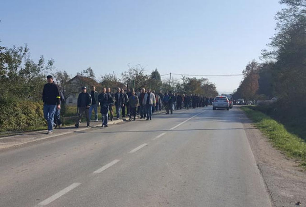 Radnici Krivaje-Mobel ponovno blokirali prometnice