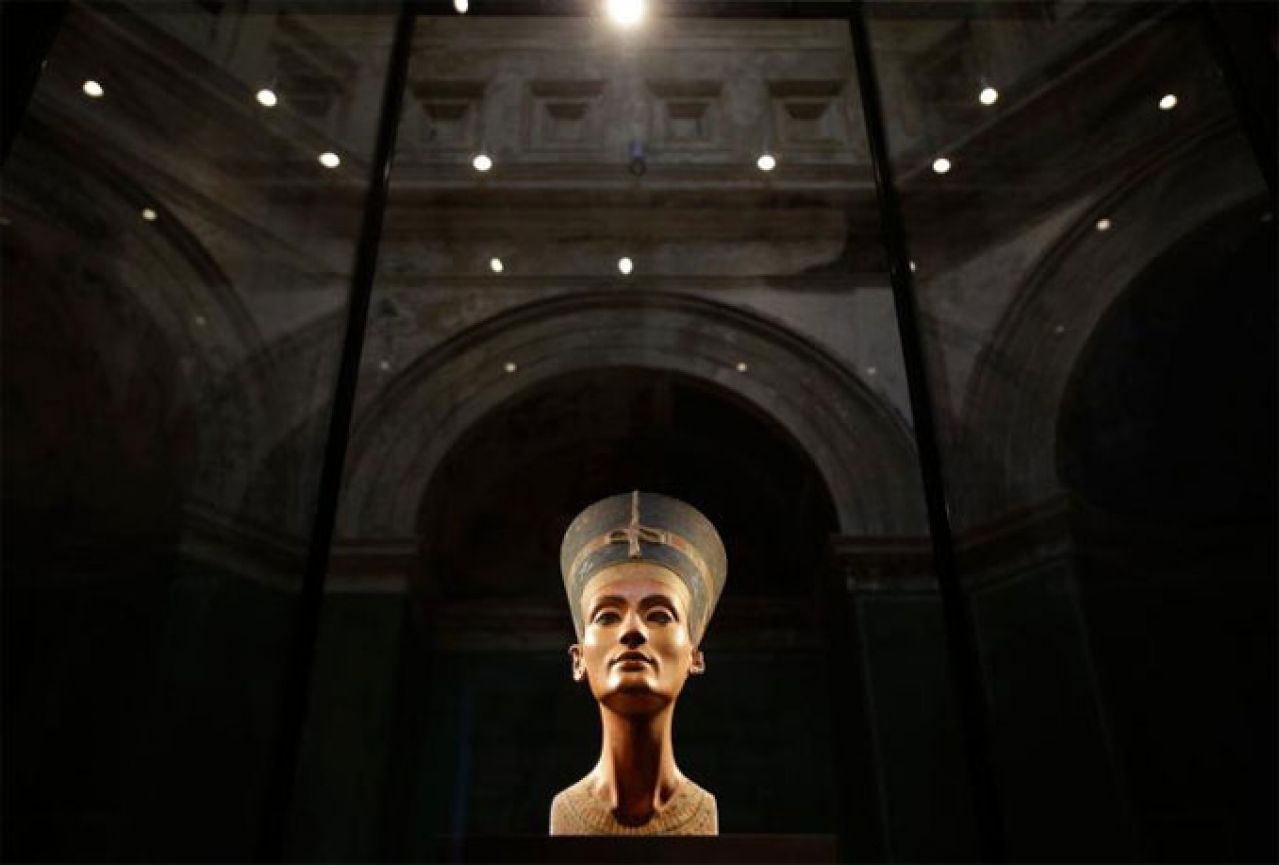 U Tutankamonovoj grobnici otkrivena grobnica slavne kraljice Nefertiti?