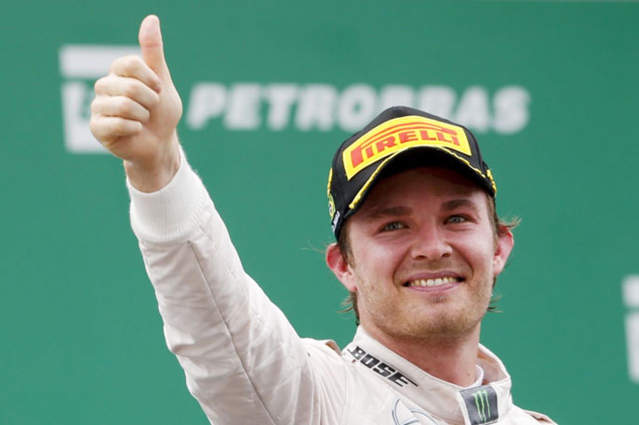 Rosbergu prva utrka, nesreća Fernanda Alonsa