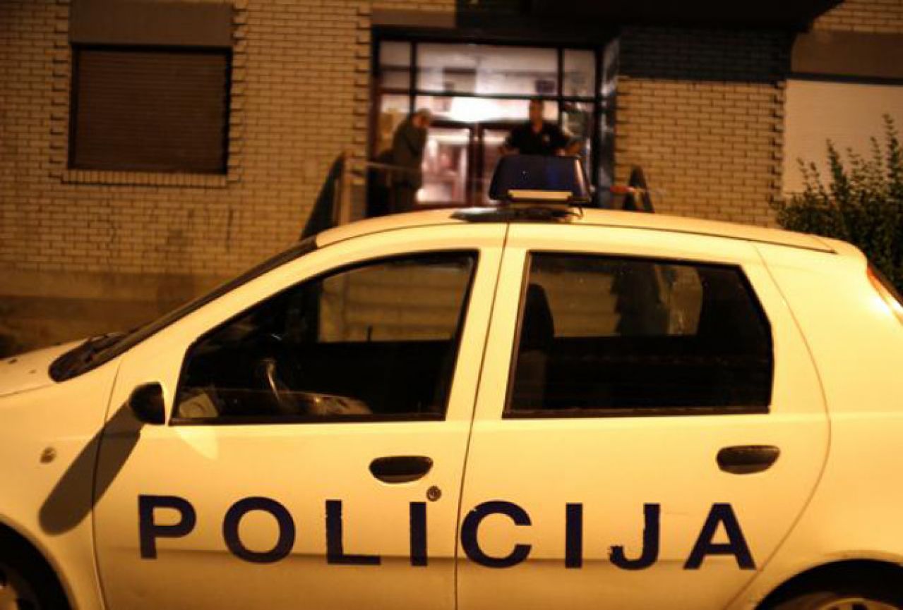 Srbija: 49-godišnjak ubio jednu, a ranio tri osobe; Policija u potjeri
