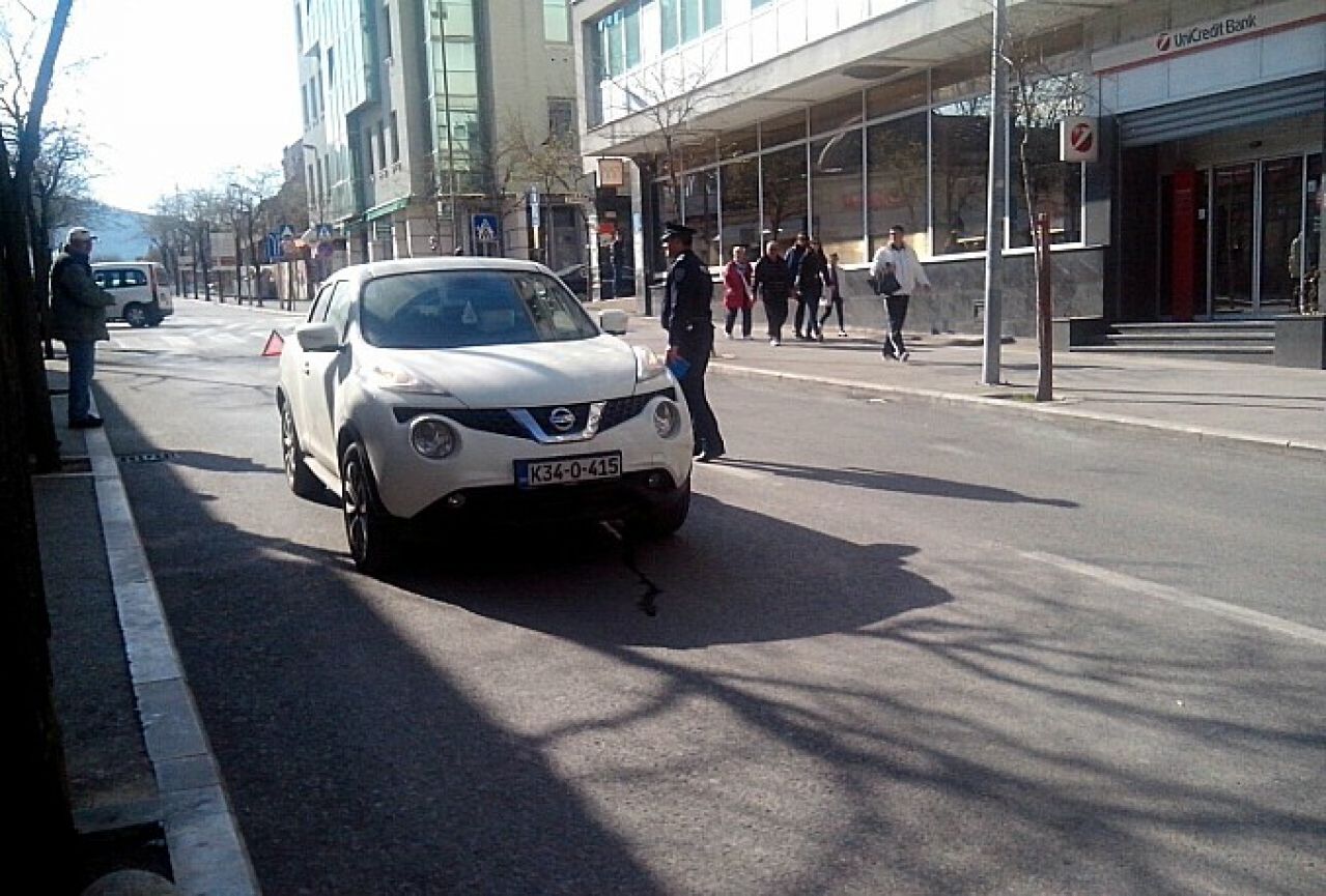 Mostar: Ozlijeđen maloljetnik u prometnoj nesreći