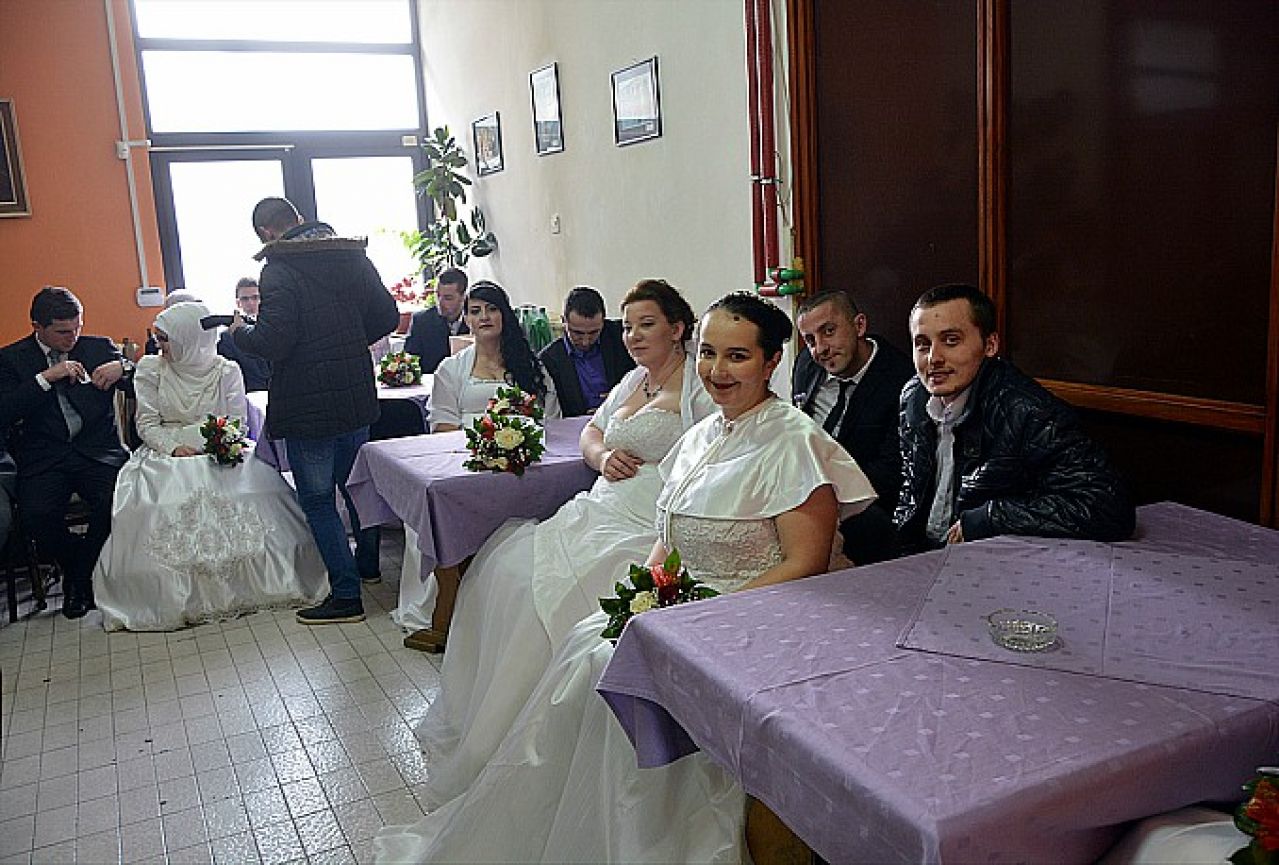 Deset parova se vjenčalo na kolektivnom vjenčanju