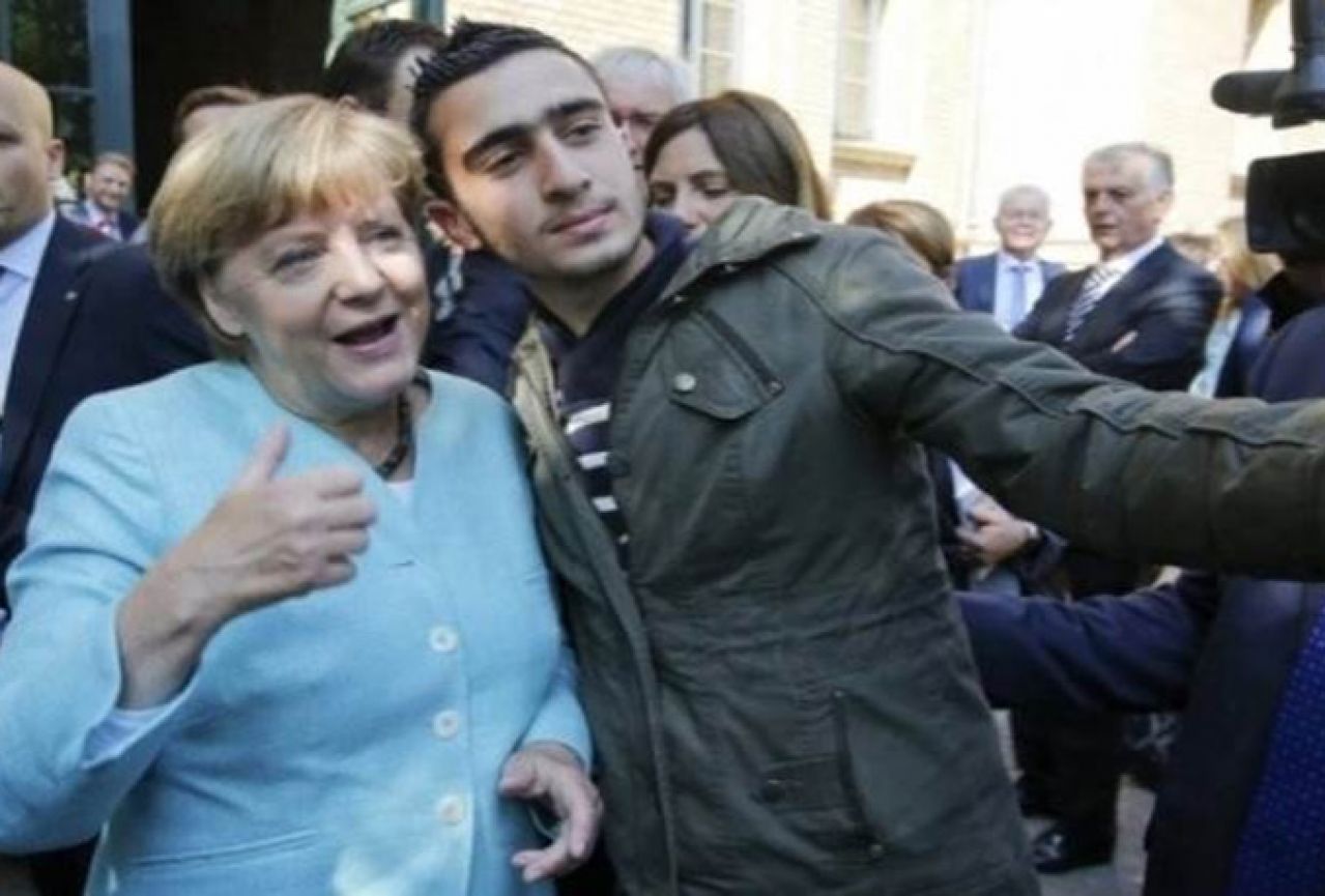 Internetom kruži fotografija Angele Merkel sa teroristom iz Bruxellesa