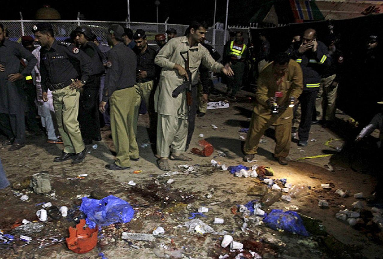 Lahore: Bombaš se raznio u gradskom parku, najmanje 65 poginulih