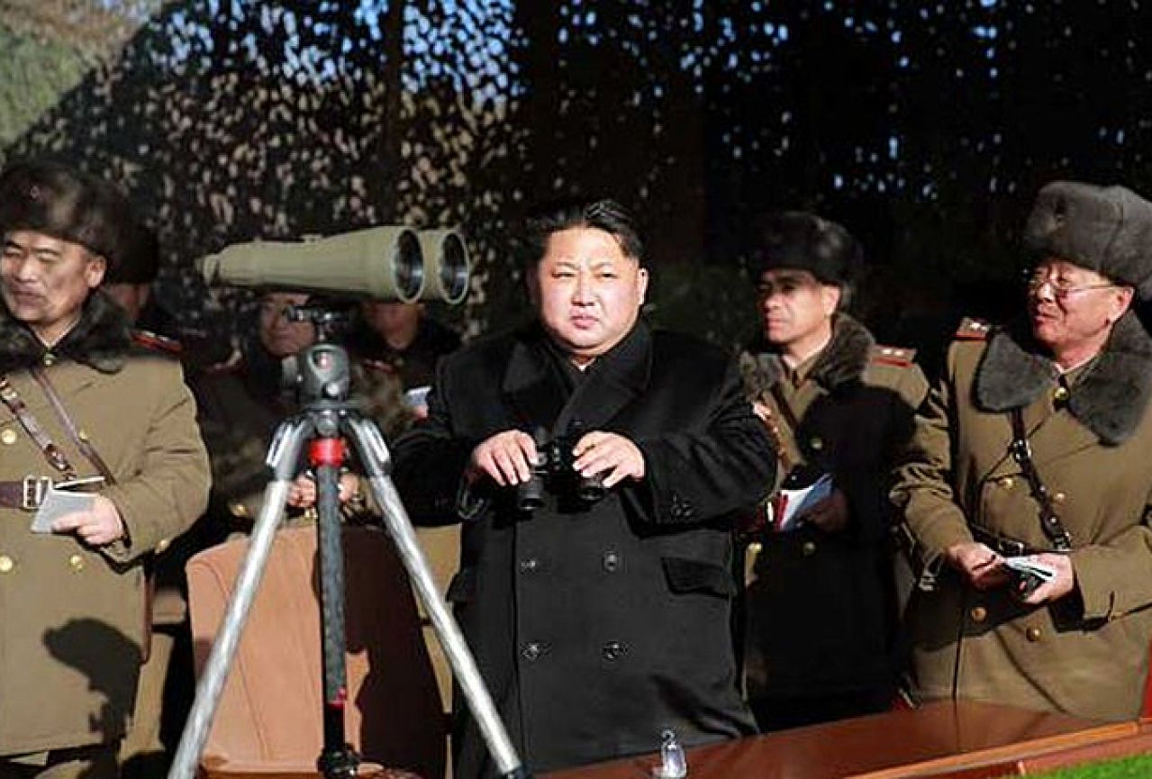 Sjeverna Koreja opet puca
