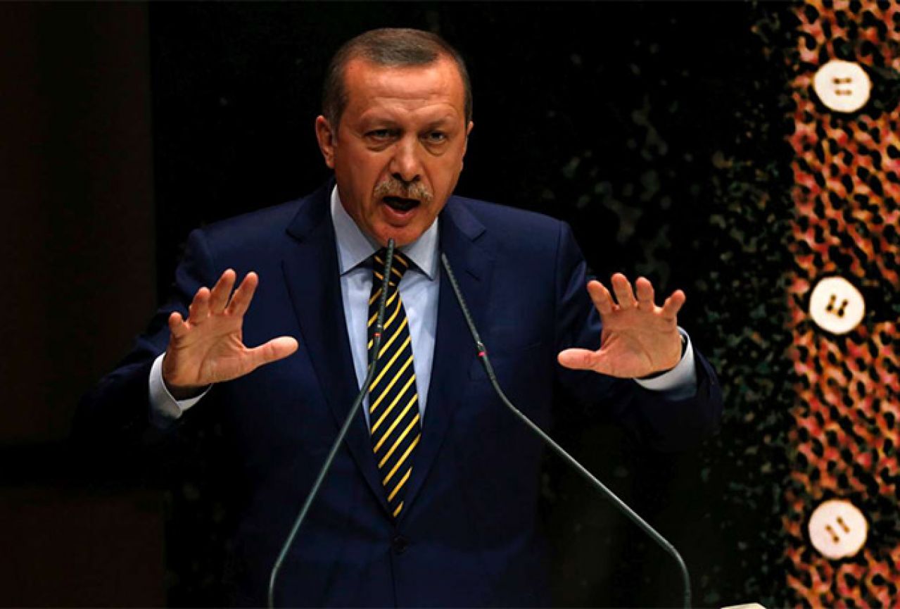 [VIDEO]: Turski predsjednik bijesan - Nijemci napravili video zezanciju o Erdoganu