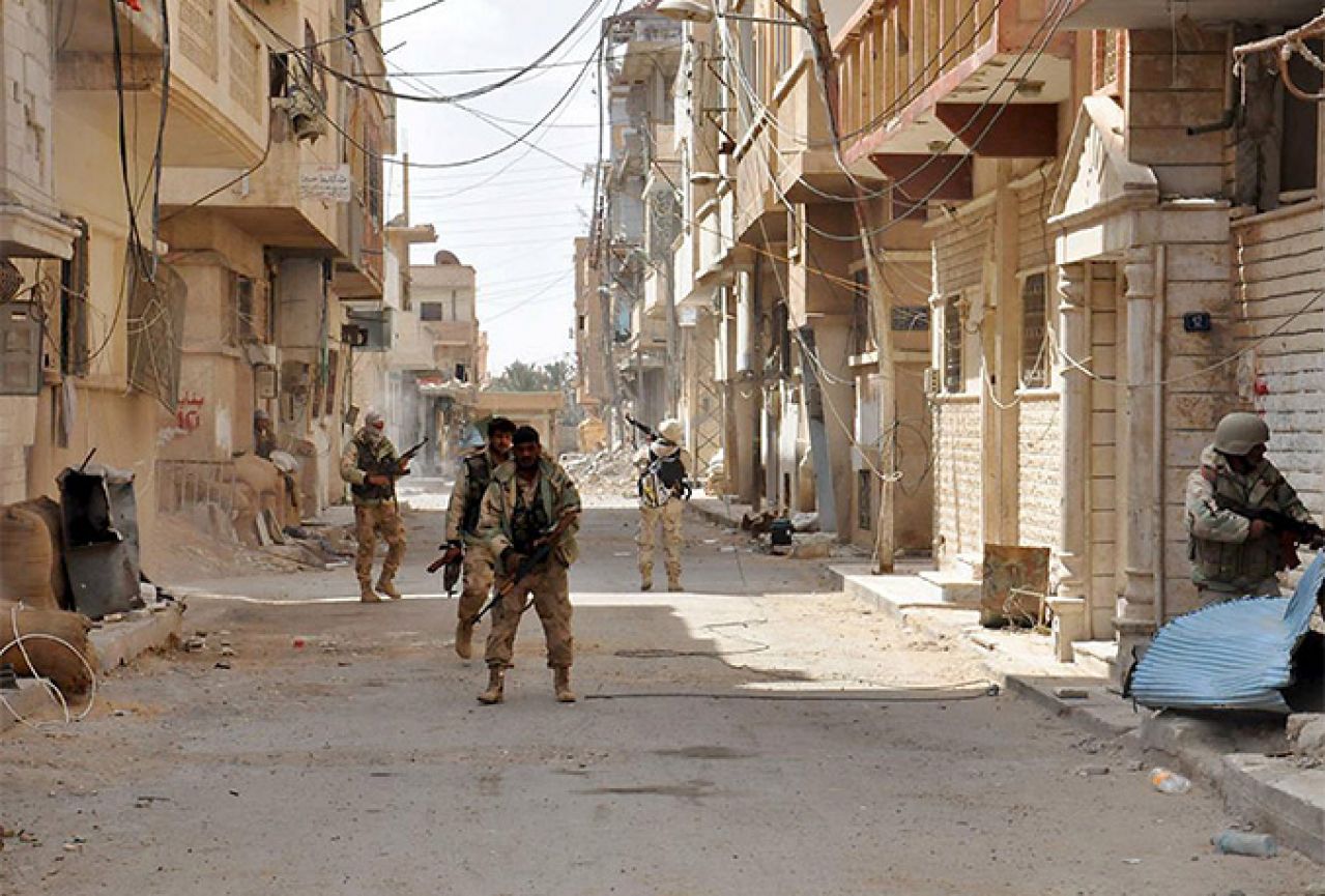 Sirijske vladine snage zauzele grad Qaryatain
