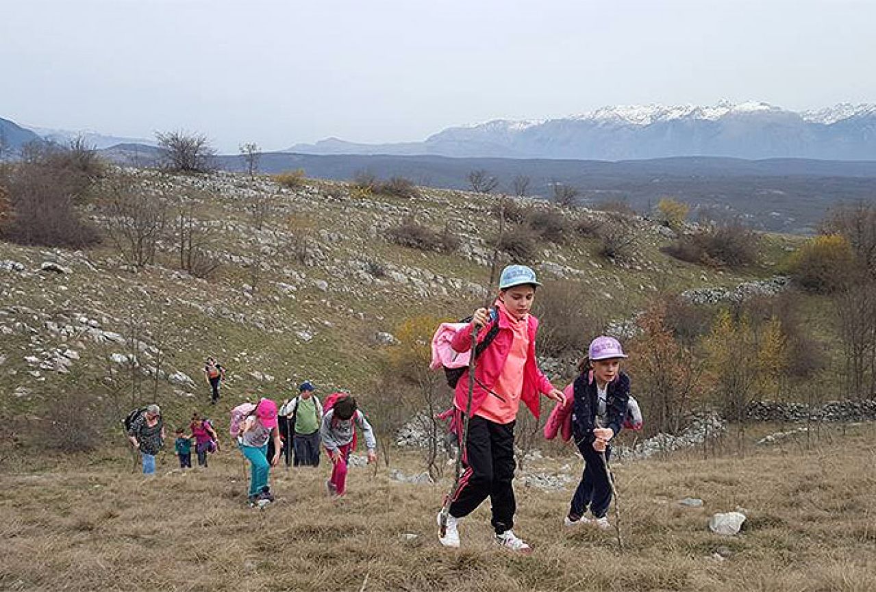 Mostar: Mali planinari u pohodu na vrh Jastrebinka 