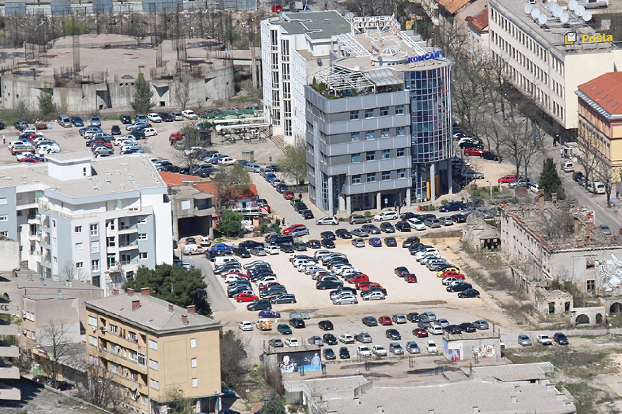 SDPBiH: Umjesto obračuna sa nelegalnim parkingom Grad Mostar se odlučio obračunati sa građanima