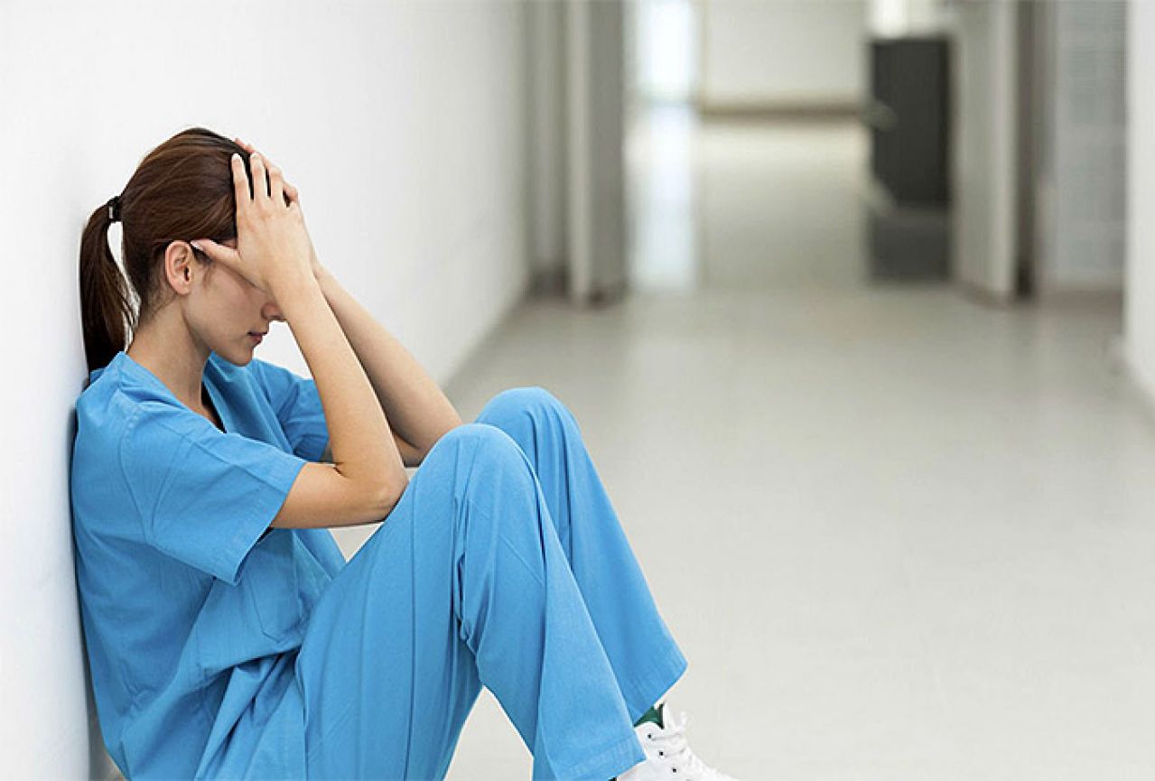 Zdravstveni sustav u kolapsu: Nedostaje 12.500 medicinskih sestara