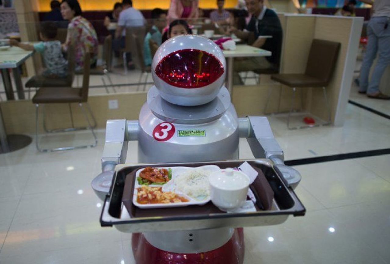 Restoran dao otkaz robotima koji su trebali zamijeniti ljude