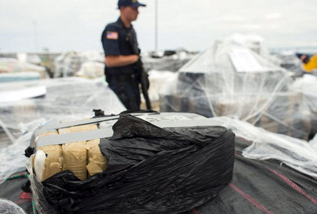 U mini-podmornici u Tihom oceanu zaplijenjeno 5,8 tona kokaina