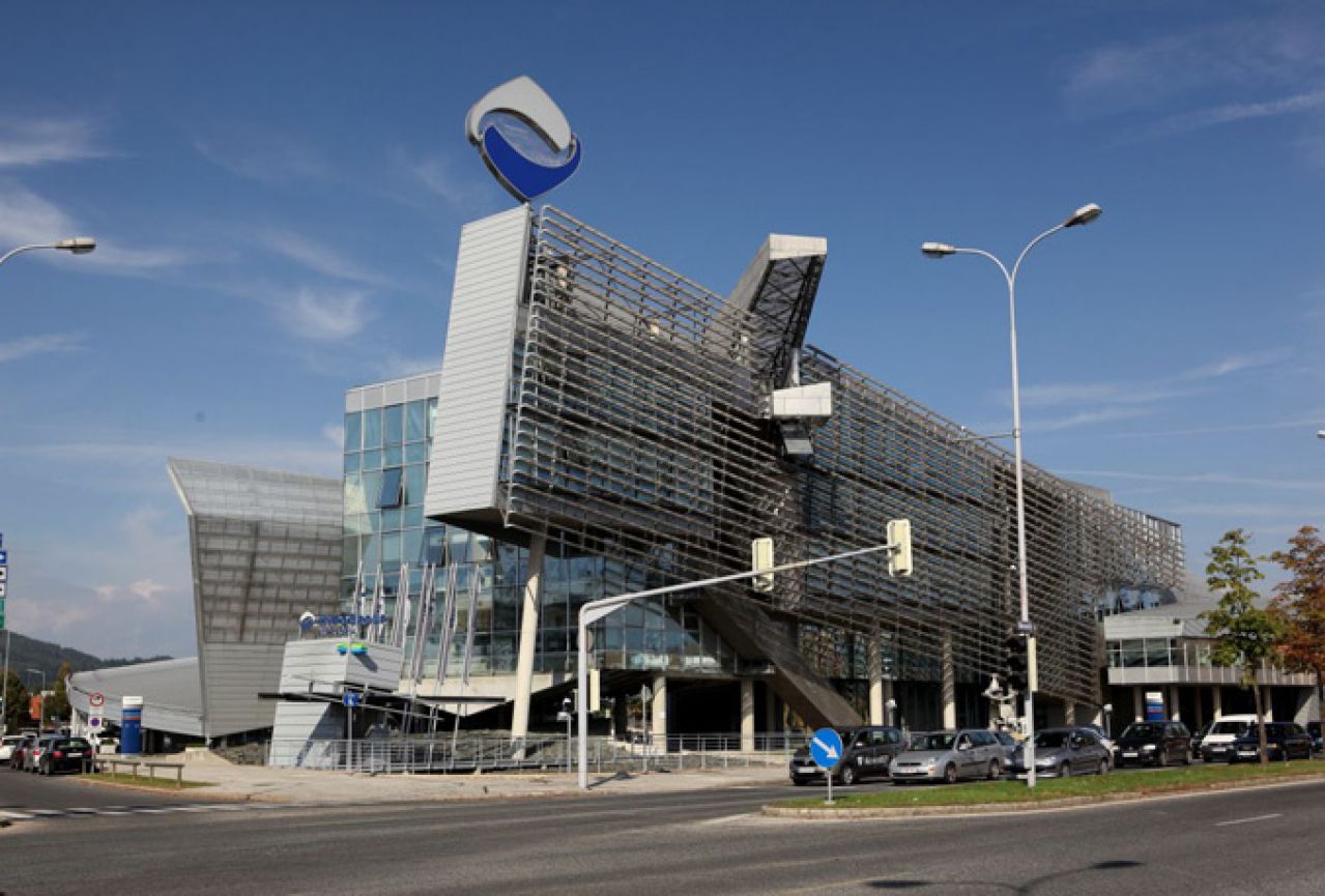 Počela konverzija kredita u CHF: 45 posto klijenata Hypo banke Mostar već podnijelo zahtjev