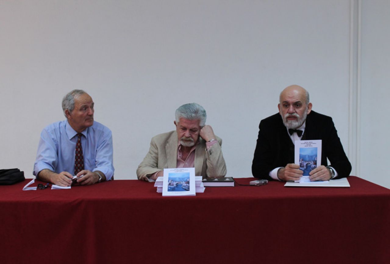 Serdarević predstavio knjigu o kulturno-prosvjetnim sadržajima u Mostaru