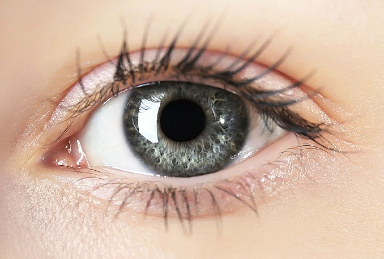 Koliko poznate svoje oči: Što je ružičasti djelić u kutu oka?