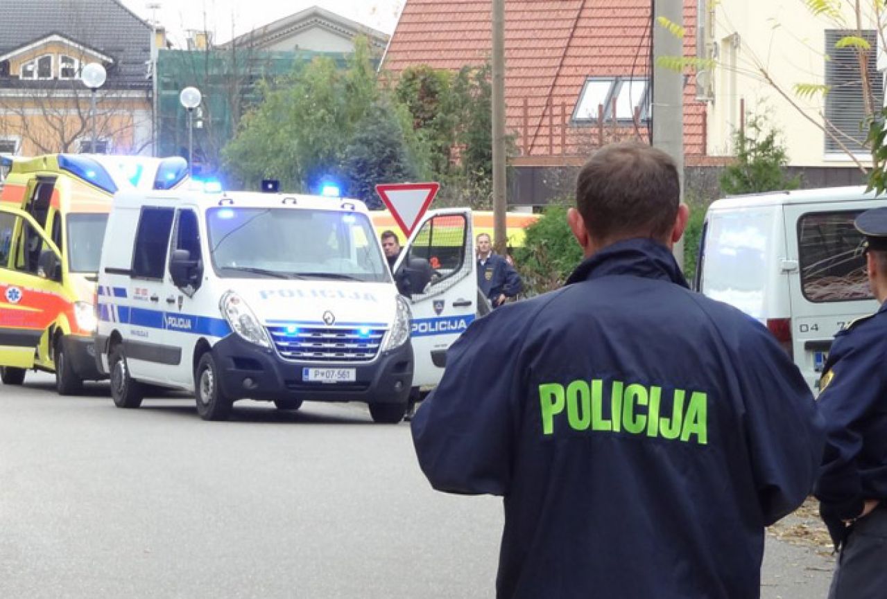Slovenija: Policajcima ukrali oružje