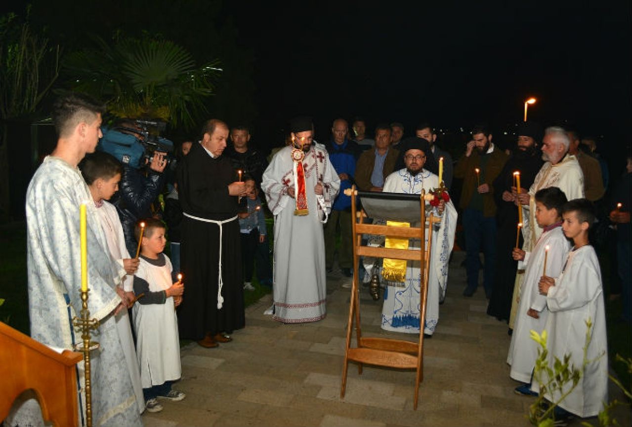 Pravoslavni vjernici u dolini Neretve Uskrs dočekali na ponoćnoj liturgiji