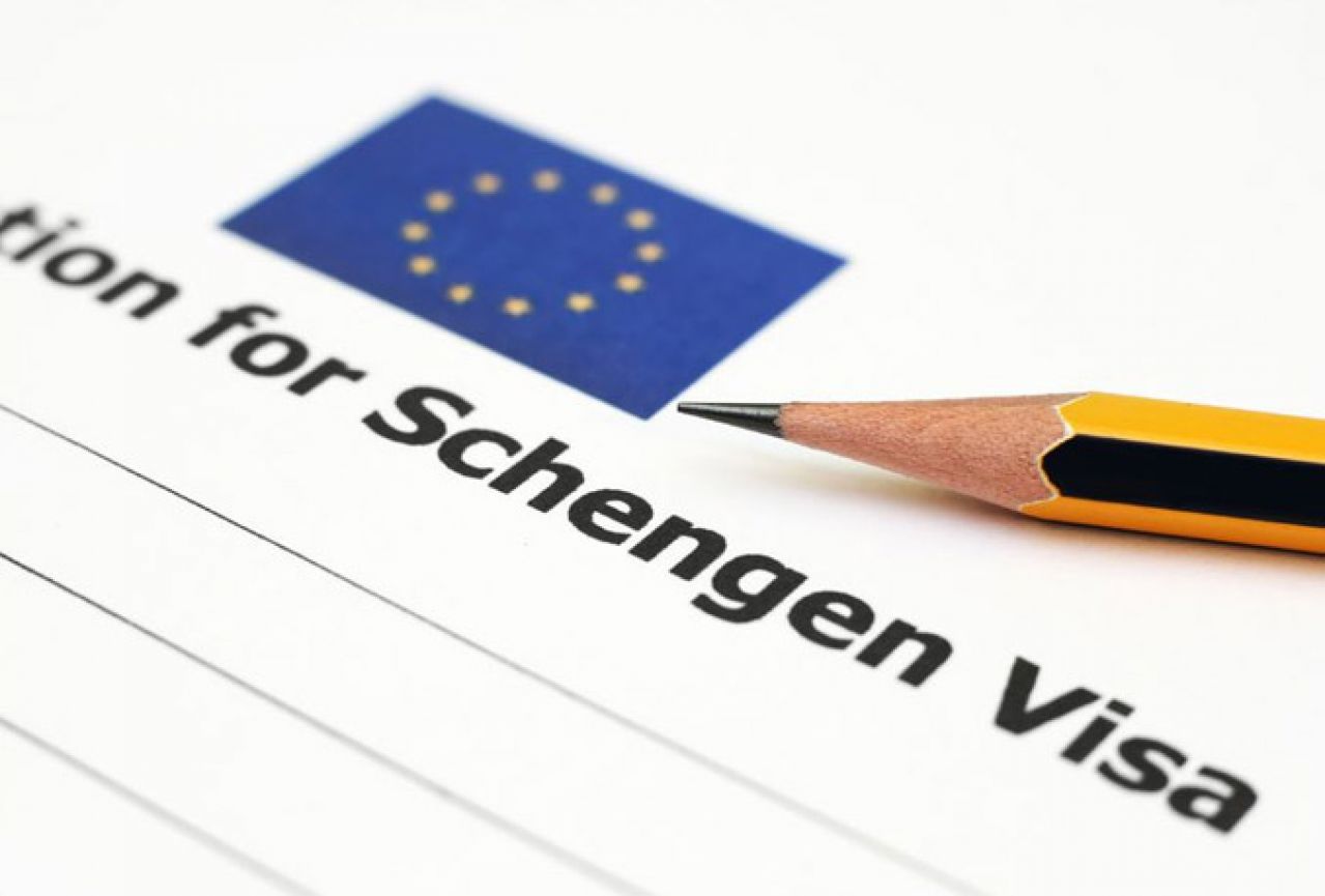 EU se sprema produžiti granične kontrole u Shengenu