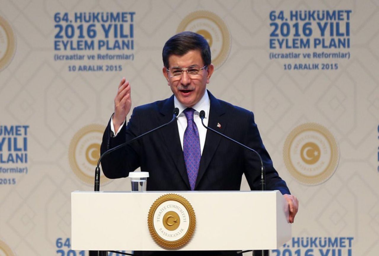 Turski premijer Davutoglu razmišlja o ostavci zbog sukoba s Erdoganom