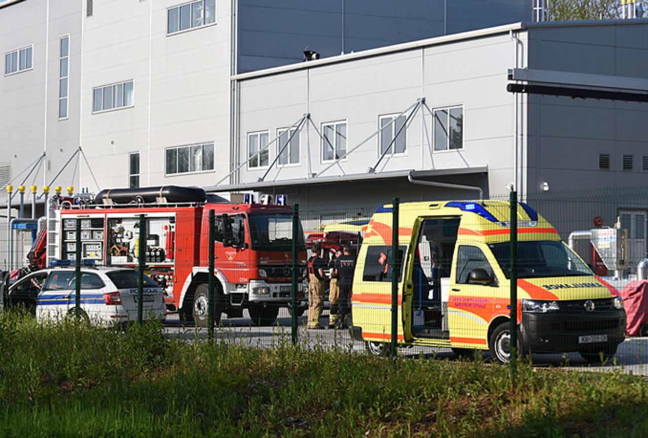 U tvornici kod Karlovca poginuo 28-godišnji radnik, drugi ozlijeđen