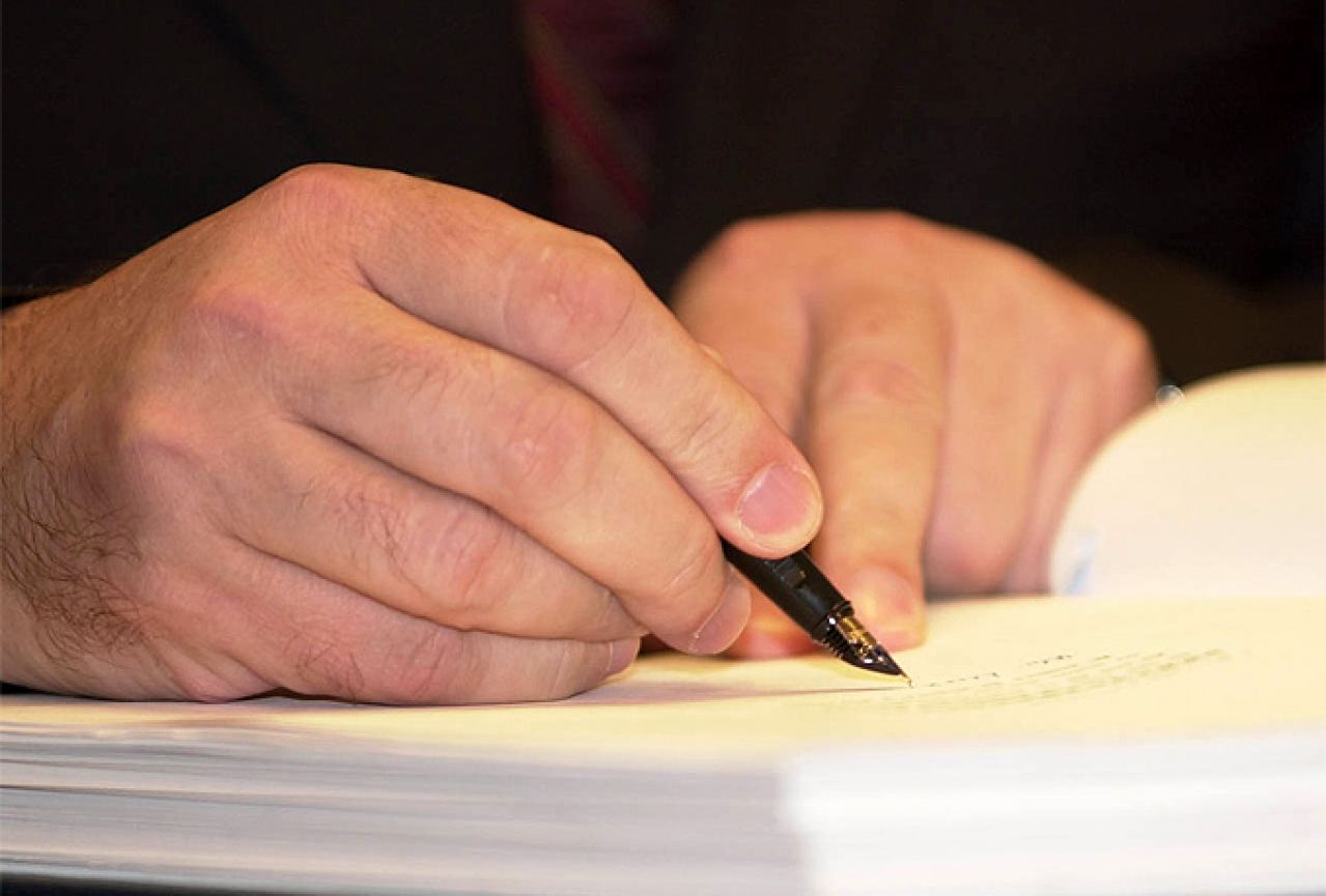 Sporazum potpisan na štetu državnih službenika i namještenika