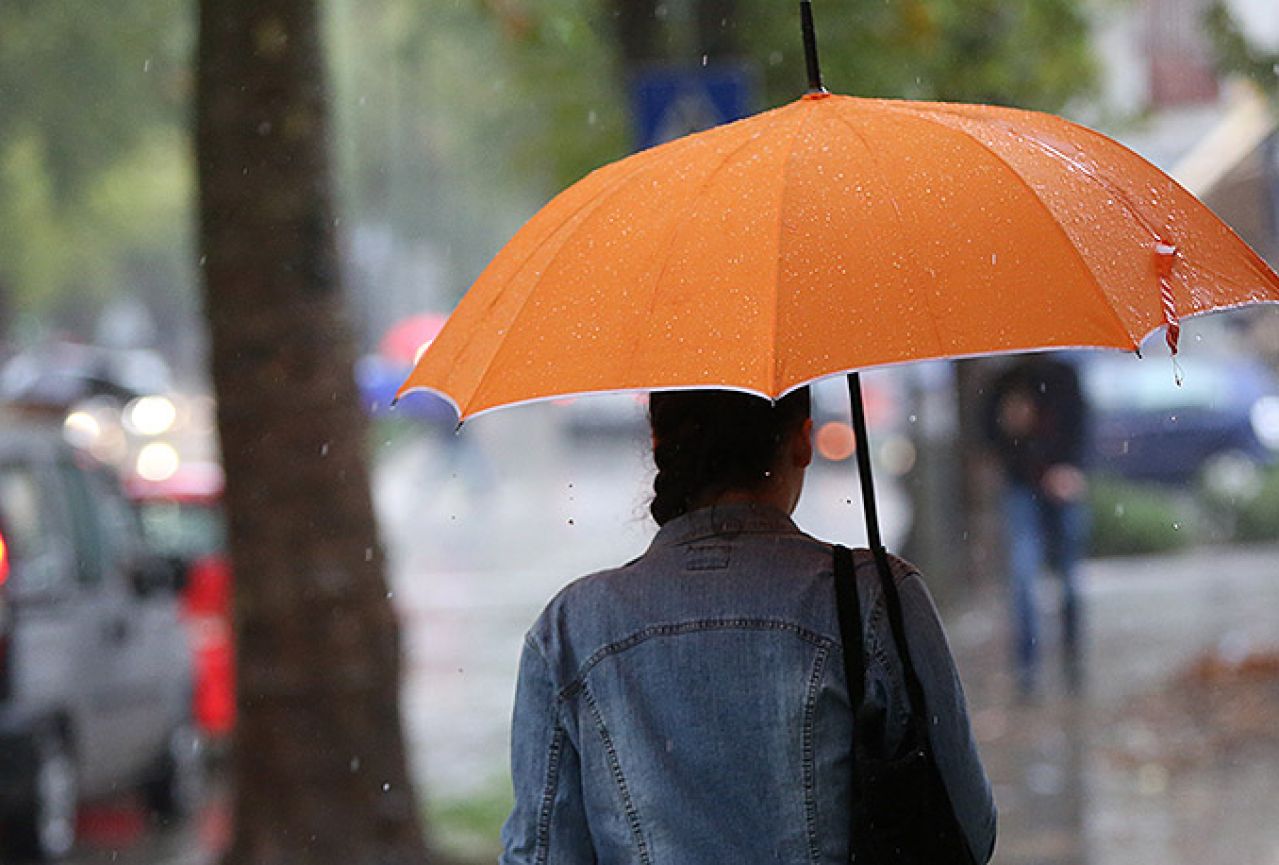 Početak tjedna u BiH donosi pljuskove i temperature do 24 stupnja