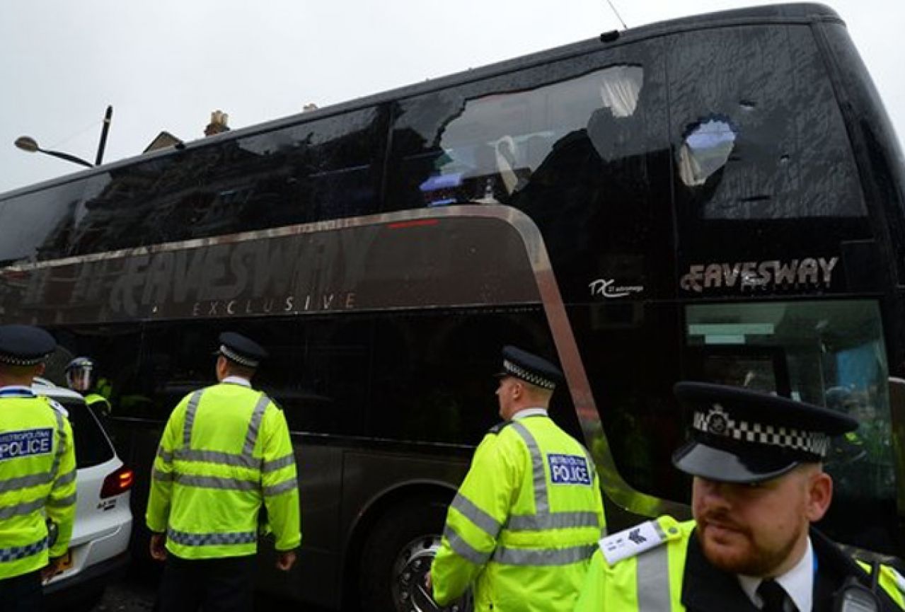 Doživotna zabrana ulaska na stadion navijačima koji su napali autobus Manchestera