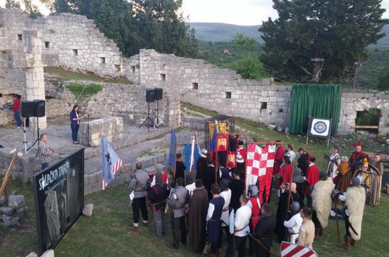 Stolac: Stari grad Vidoški zaposjeli vitezovi i srednjovjekovni ratnici