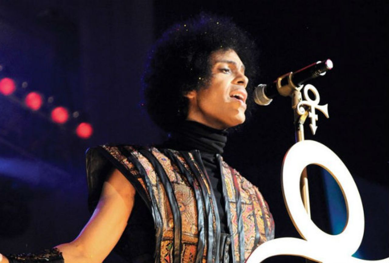 Na prodaju 'žuti oblak', Princeova gitara s početnom cijenom 30.000 dolara