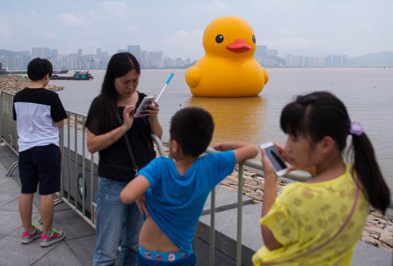 Velika gumena patka ne poznaje granice, stigla u kineski Macau
