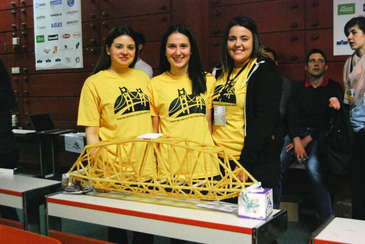 Mostarski studenti u Mariboru pravili mostove od špageta