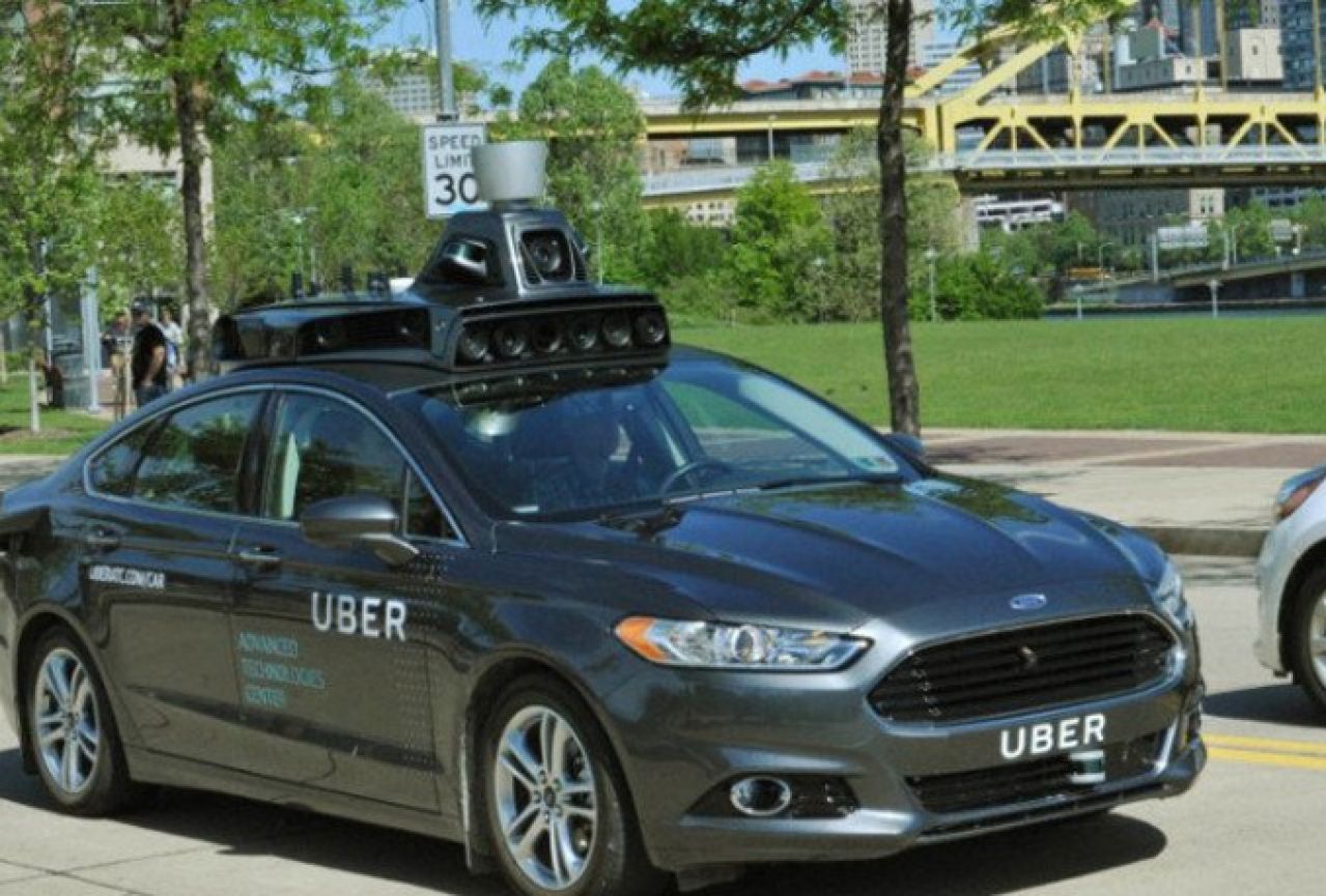 Uber od sada prevozi automobilima bez vozača