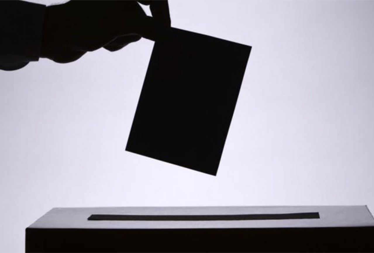 Za glas bh. građana će se boriti 115 političkih stranaka
